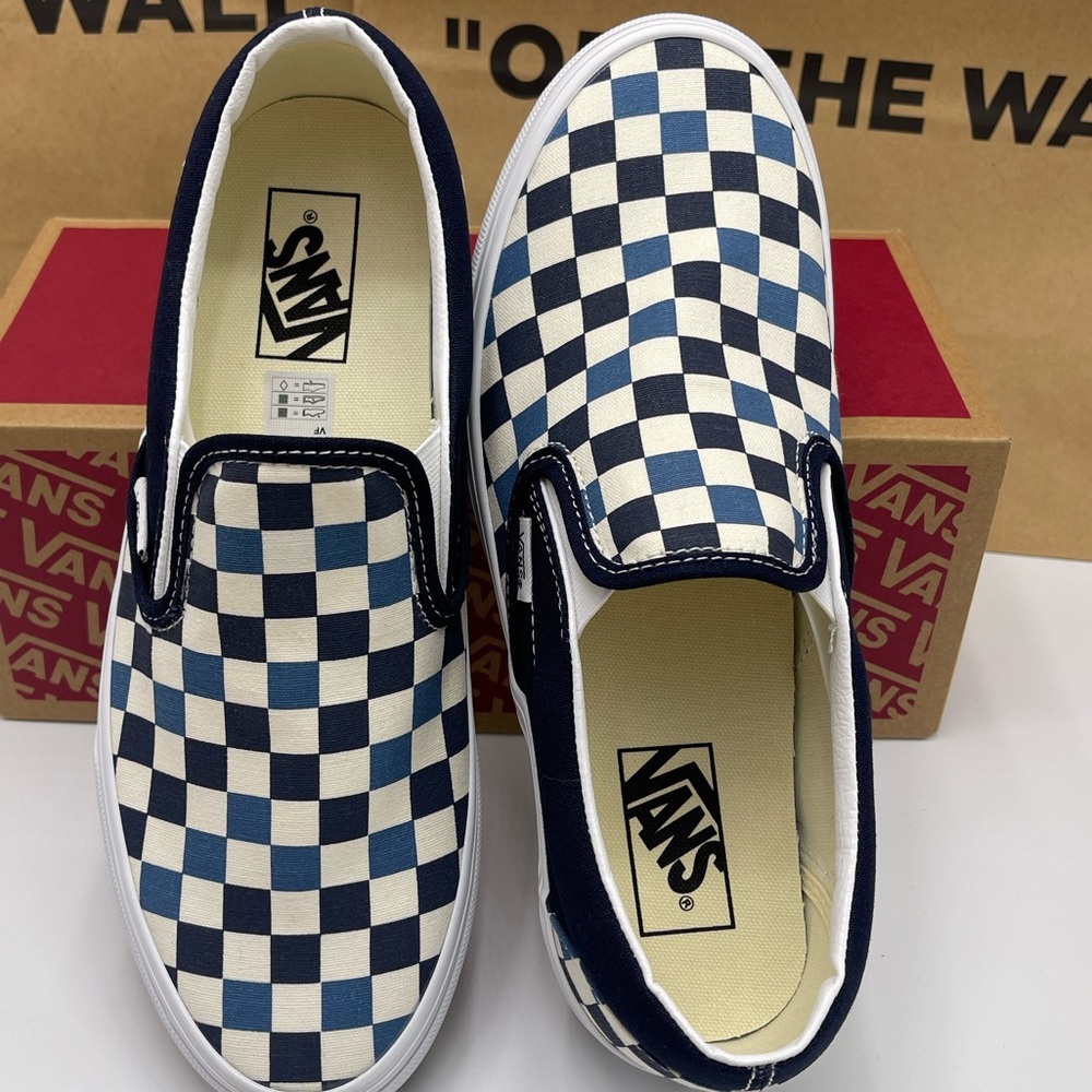 Vans WMNS Blue Checkerboard Classic Slip-On
Tri-Tone Check Navy
VN000D5PBX9 - Picture 6 of 16